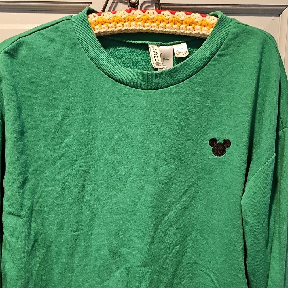 Disney Green Sweatshirt Mickey Mouse Large Women Emblem Outerwear Activewear